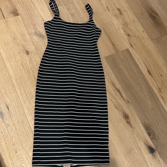 Black and white striped dress - Picture 1 of 1